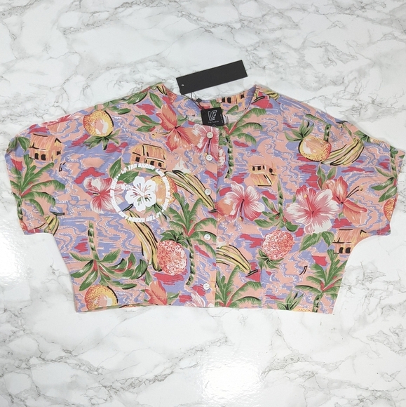 LF Floral Buttowndown Crop Top NWT Size Small - Picture 1 of 8